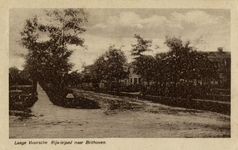 15113 Gezicht op het rijwielpad en de zandweg Lage Vuursche-Bilthoven te Lage Vuursche (gemeente Baarn) uit het noorden.